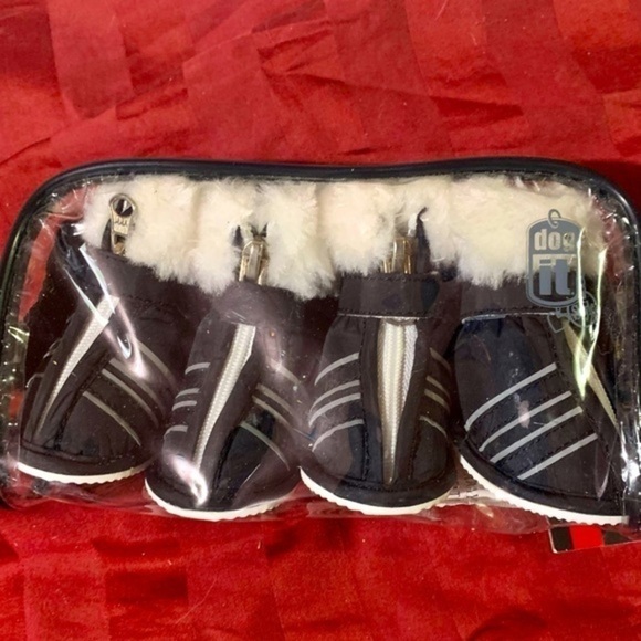 Brand new winter dog  booties - Picture 1 of 4